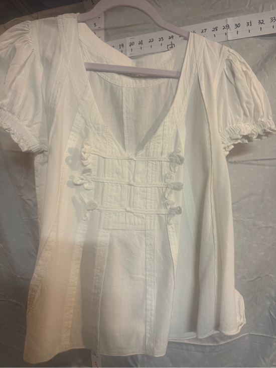 Pilcro Tops - Pilcro Cream Casual Top with V-Neck